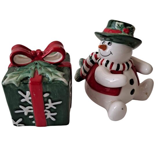 Vintage Fitz and Floyd Snowman Gift Box Christmas Holiday Salt & Pepper Shaker - Picture 1 of 9
